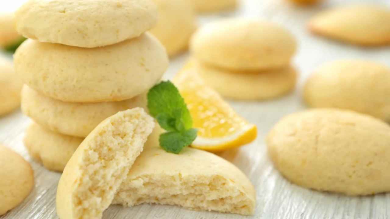 Biscotti morbidi al limone