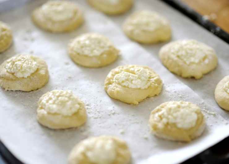 Biscotti su teglia