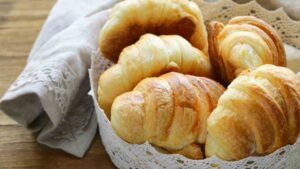 Cornetti di pasta sfoglia