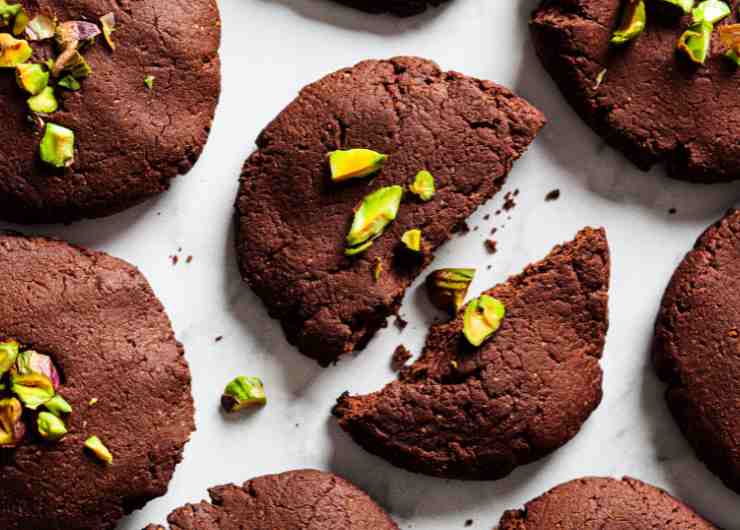 biscotti cioccolato con granella di pistacchi