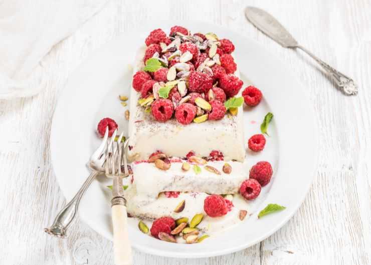 semifreddo ai frutti di bosco 