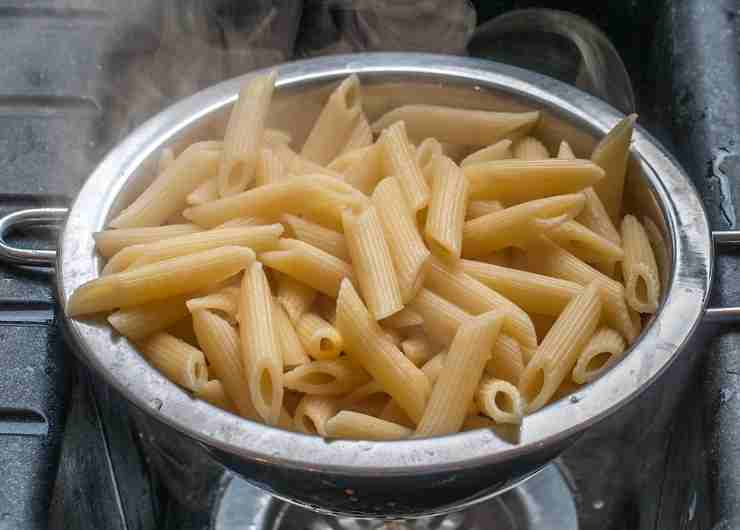 pasta alici e pomodoro