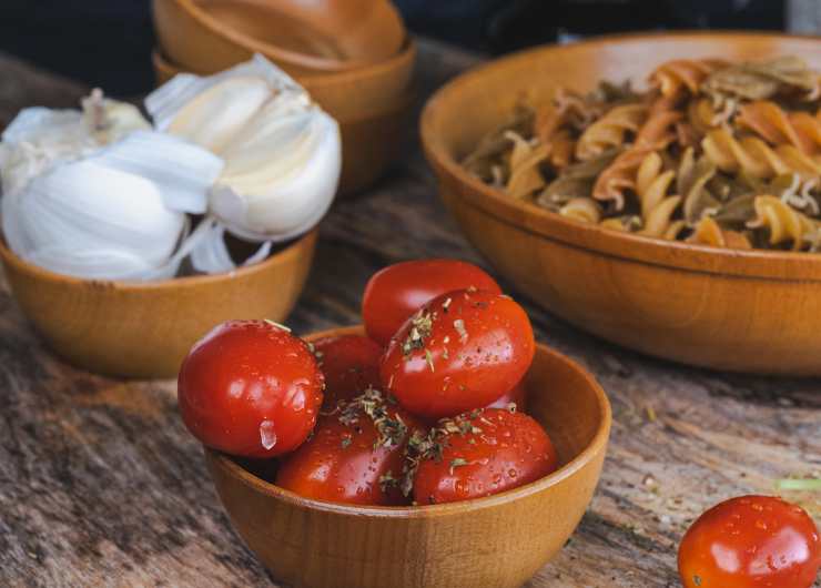 fusilli aglio pomodori