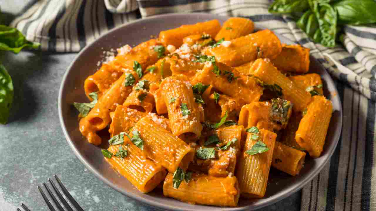 rigatoni panna pomodoro prezzemolo
