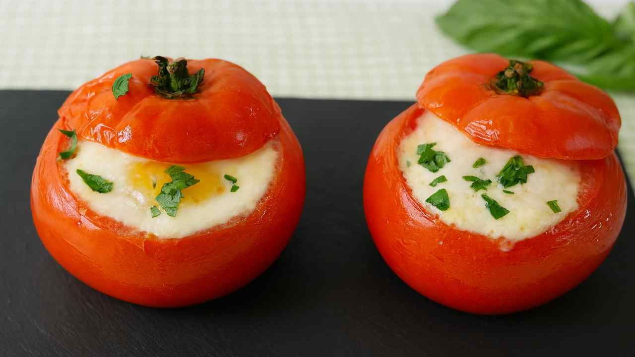 pomodori ripieni di uova