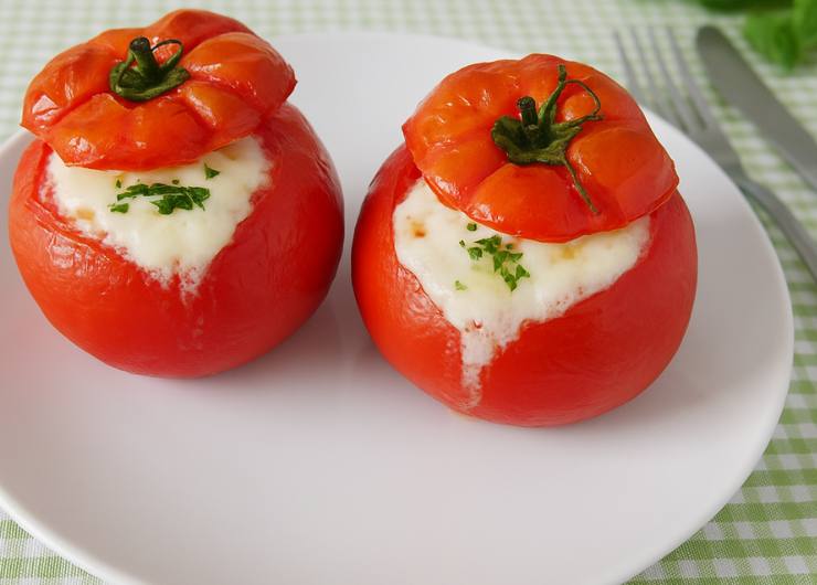 pomodori ripieni uova e mozzarella