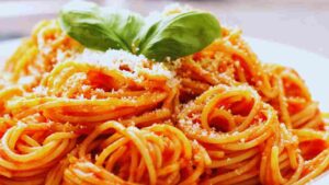 spaghetti al pomodoro e basilico