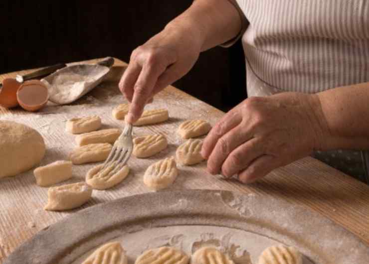 Fare gli gnocchi