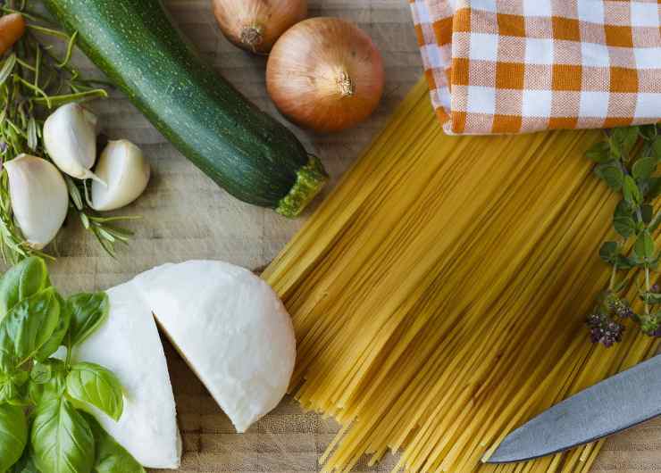 ingredienti pasta zucchine al forno